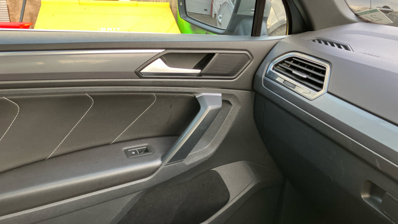 Volkswagen Tiguan 2.0 TDi 150 R-Line 5dr DSG Diesel Estate